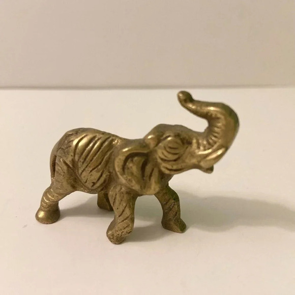 Vintage  Small Brass Elephant Figure 2.5 Inch Long Size Trunk Up Figurine - Picture 8 of 11